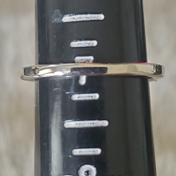 Beautiful 10K White Solid Gold Sapphire Ring - Picture 8 of 11